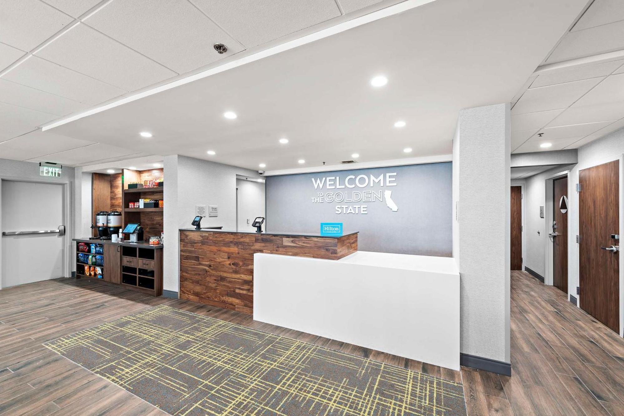 Hampton Inn Los Angeles Airport Lennox Eksteriør billede