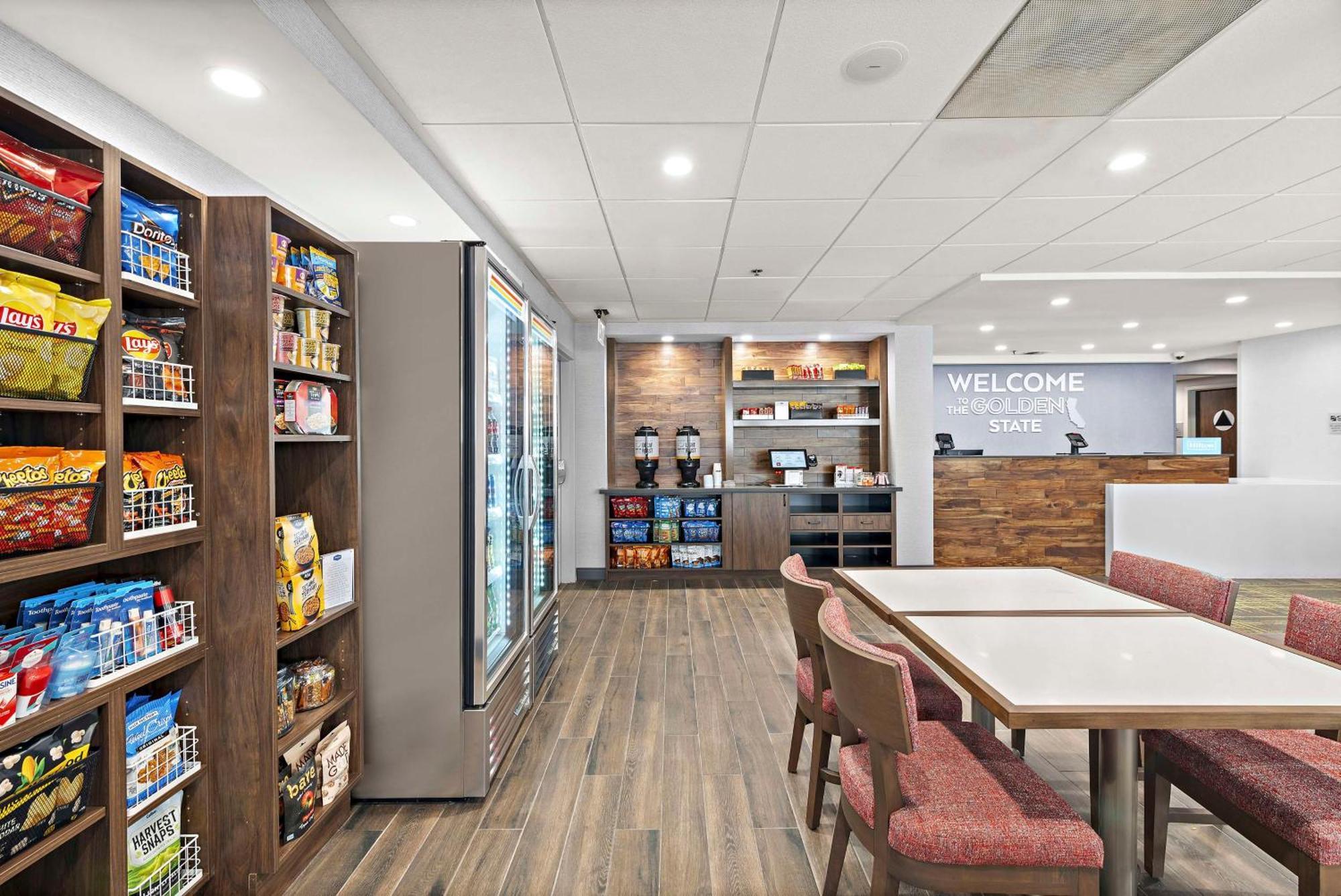 Hampton Inn Los Angeles Airport Lennox Eksteriør billede